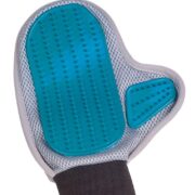Nobby Care Glove harjaushanskan avulla poistat näppärästi koirastasi irtokarvat ja kuivuneen lian, hanskan kumipintainen puoli.
